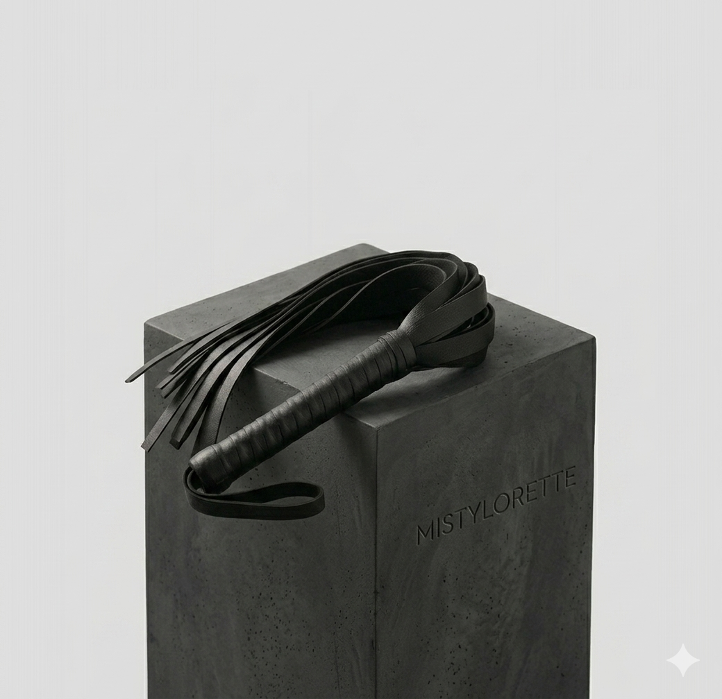 Noir Mini Flogger